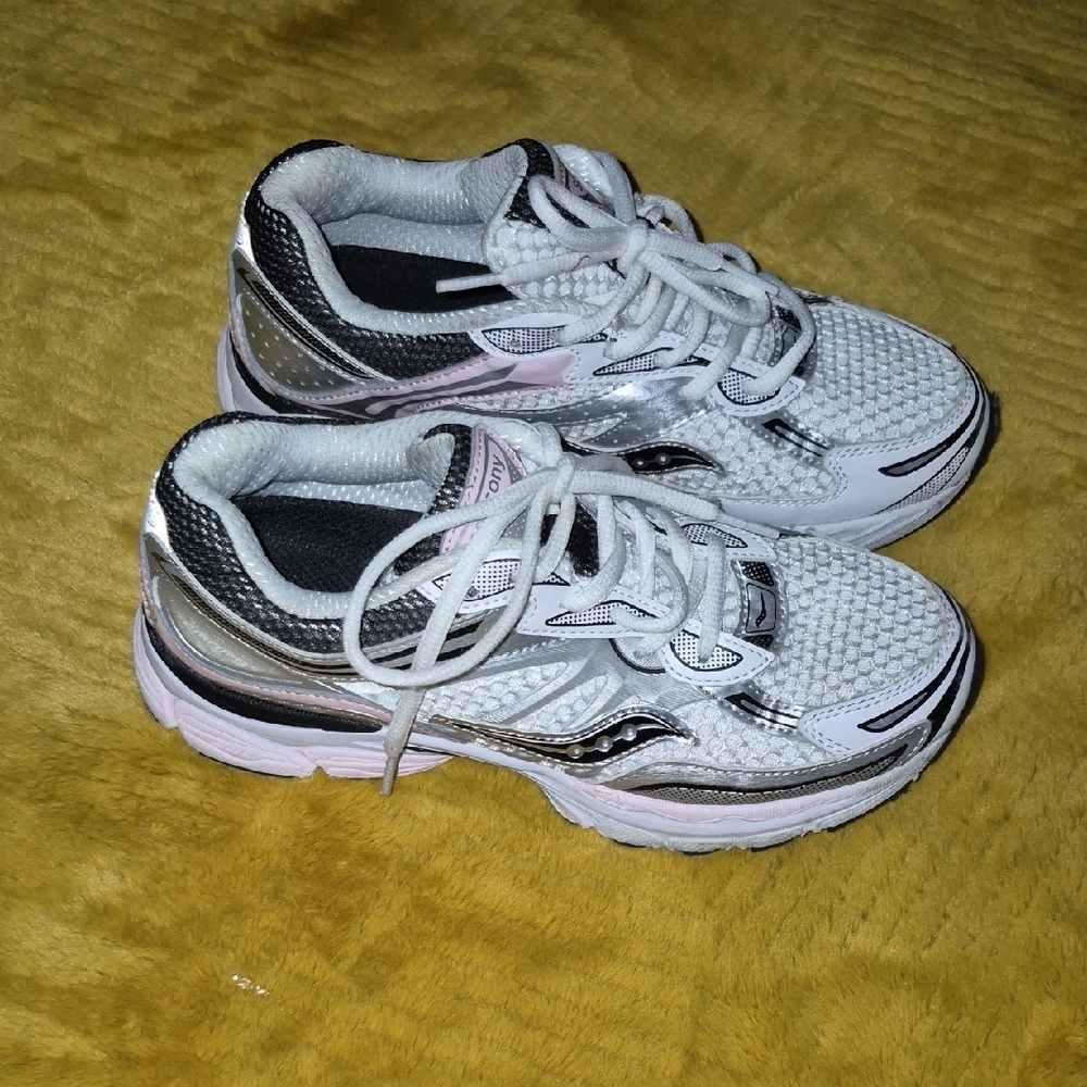 Saucony Size (5) Women's Pre -loved